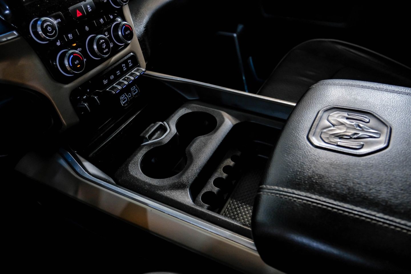 2022 Ram 3500 Laramie HO CUMMINS Aisin Auto 18" METHOD 33" A/T thumbnail 30