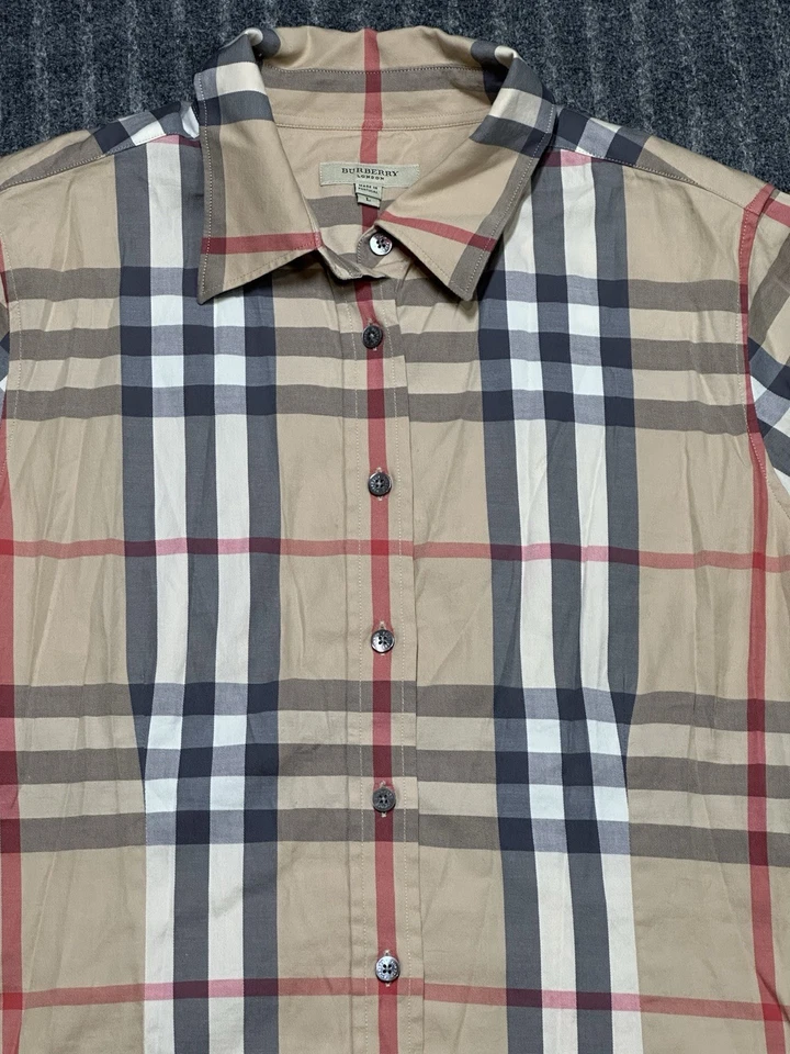 Camisa feminina Burberry Brit Nova xadrez estampada com botões manga longa G - Imagem 2 de 4