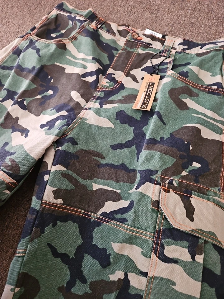 JNCO Indicator Camo Cargo Shorts NWT Mens 42W - Image 2 of 4