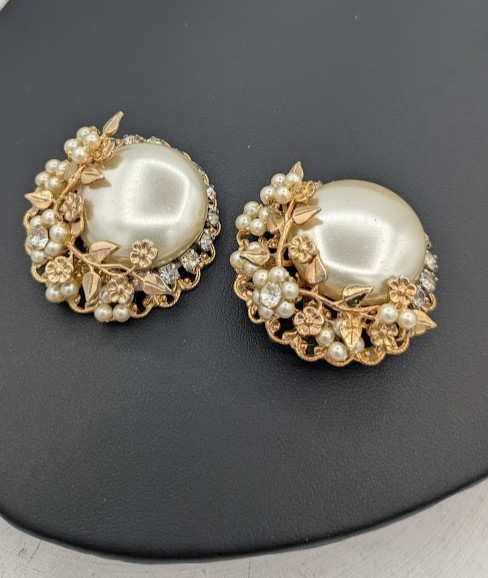 Vintage 1950s glass pearl and rhinestone floral clip-on earrings, gold tone