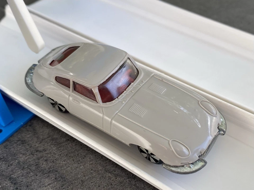 Faller Hit Car Jaguar E Grau Rot - Bild 2 von 4