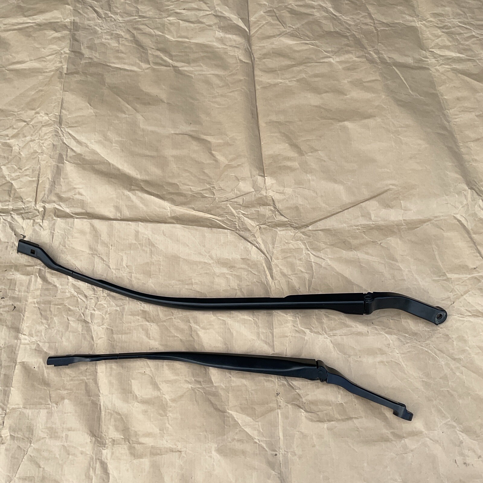 14-20MASERATI QUATTROPORT WINDSHIELD LEFT & RIGHT SIDE WIPER ARM OEM 19K Miles