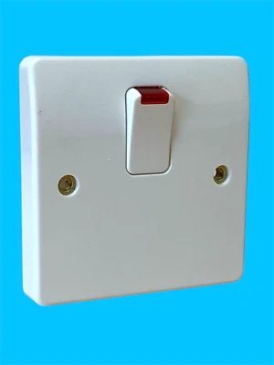 MK ELECTRIC MK K5423 WHI - 20A zweipoliger Schalter mit Neon und Boden Flex/Steckdose