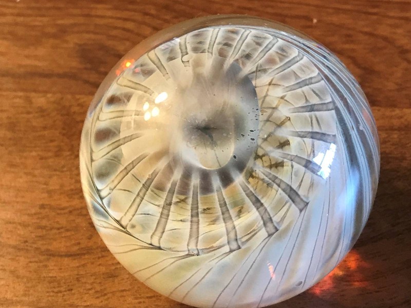 Bill Slade Opalesant Spiral  '80 Glass Sculpture, Aprx. 2.1/8"Hx2.5"W Lot3750