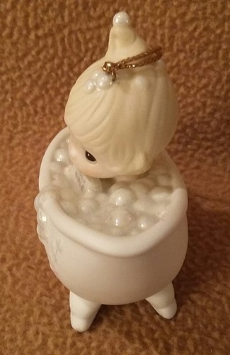 Precious Moments Ornament 1987 "He Cleansed My Soul' #112380  - Picture 5 of 9
