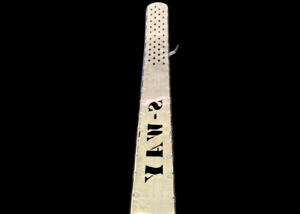 Aplicación de parrilla de disco frontal IVECO S-WAY acero inoxidable soporte de piedra Foto 4 de 4