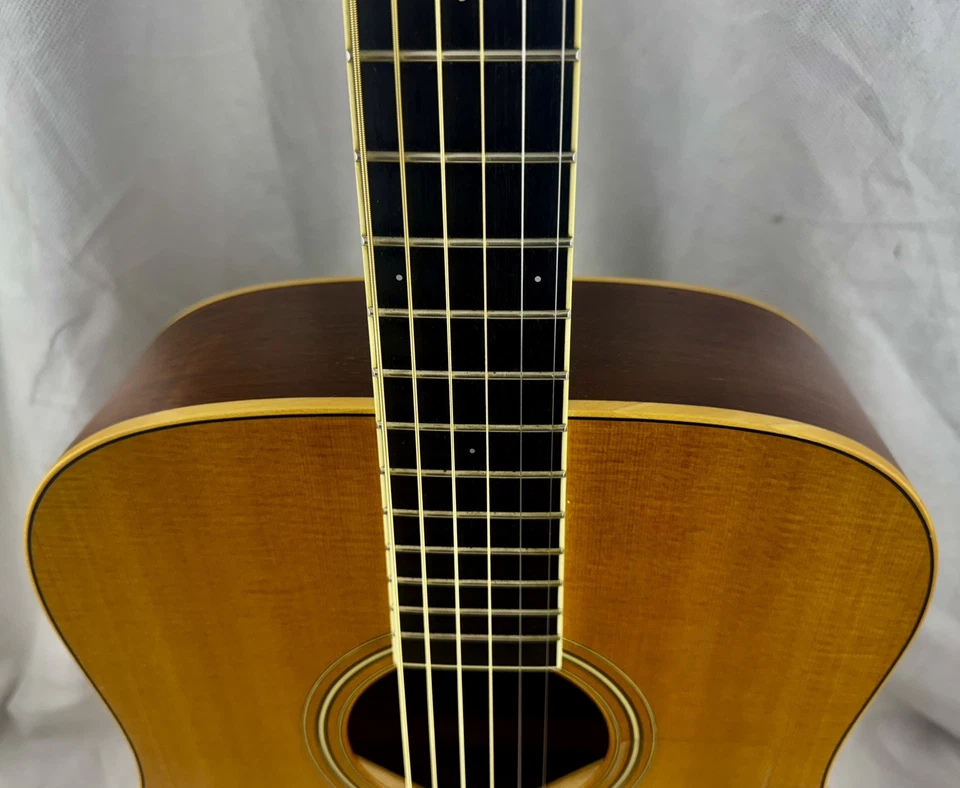 Beautiful JEAN LARRIVEE D-03R Acoustic Guitar Larrivee, W Hard Case - Image 4 of 4