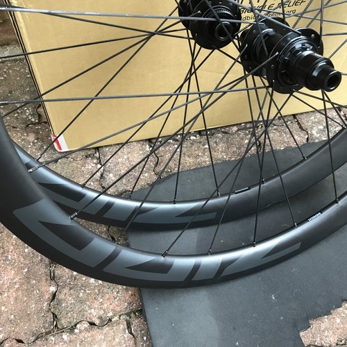 NEW Zipp 303 S Tubeless Disc Aero Carbon Fibre Wheelset 700C SRAM XDR 11/12 spd - Picture 9 of 14
