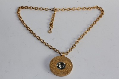 Guy Laroche Anhänger und Halskette Vintage Schmuck (49721)