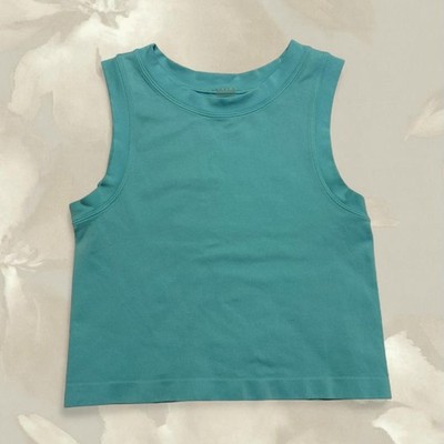 cropped tank top