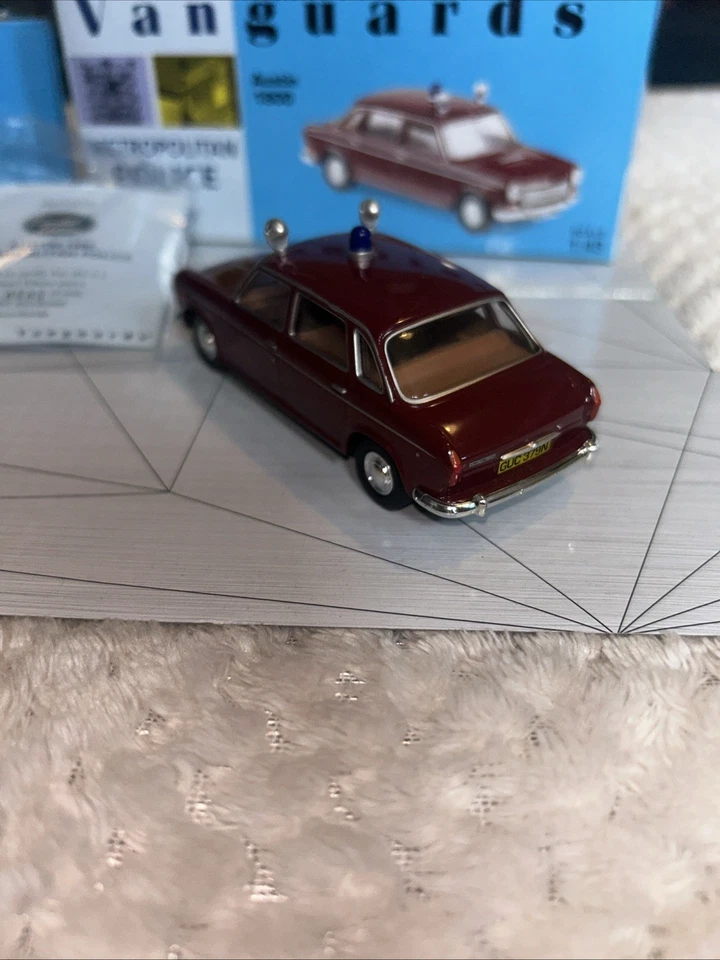 Austin 1800 Diplomatic Protection Group - Metropolitan Police 1:43 Vanguards - Image 4 of 4