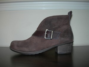 ugg slim fit