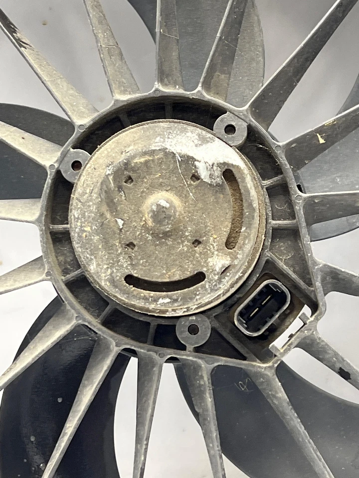 2011 - 14 Chrysler 200 Cooling Fan Assembly 3.6L ONLY OEM 68031873AA 68031874AA - Image 4 of 4