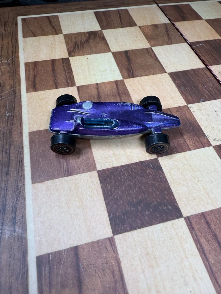 Turbina Shelby magenta con interior negro Hot Wheels Redline HK 1969 Foto 3 de 4