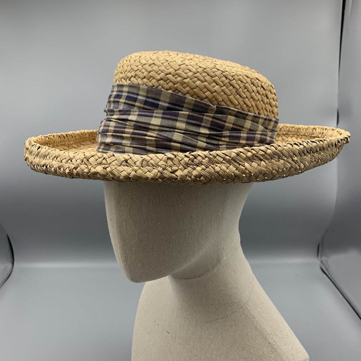 Eric Javits Lily J Woven Straw Hat Sun Beach Round Kettle  display picture 3