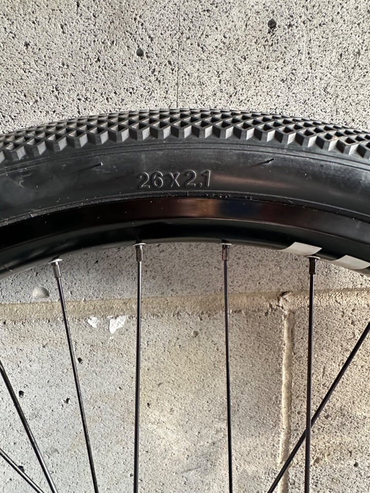 Halo Combat 26” bolt single speed wheel disc brake incl cult x Vans