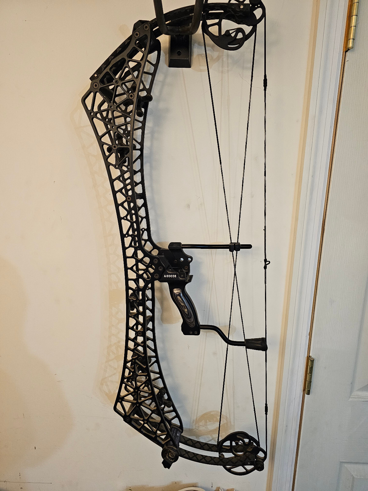 Gearhead Archery T33 Compound Bow...60....28" DL...Right or Left