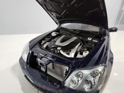 ディーラー特注】1/18 Autoart マイバッハ 57 ケース付き AutoArt 1:18