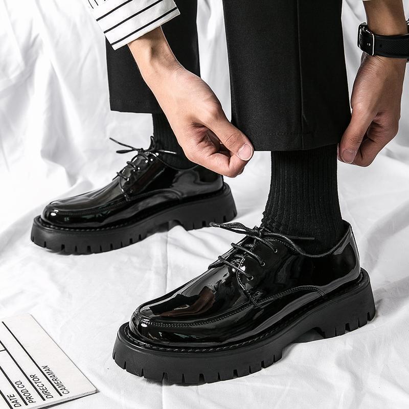 Mens size 8.5-9 shoes fits like a 9 worn a few hours for a wedding Uncomfortable wedding shoes experience main image 3