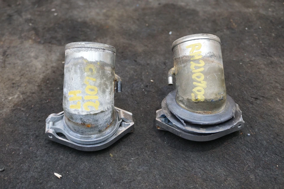 Conjunto de sello de tapa de cuello de llenado de gas combustible izquierdo y derecho OEM Lotus Elite Eclat 75-82 Foto 3 de 4