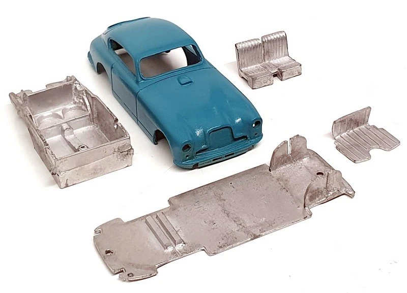 Набор для моделирования автомобиля SMTS масштаб 1:43 CL58 — седан Aston Martin DB2/4 Mk1 - Изображение 2 из 4