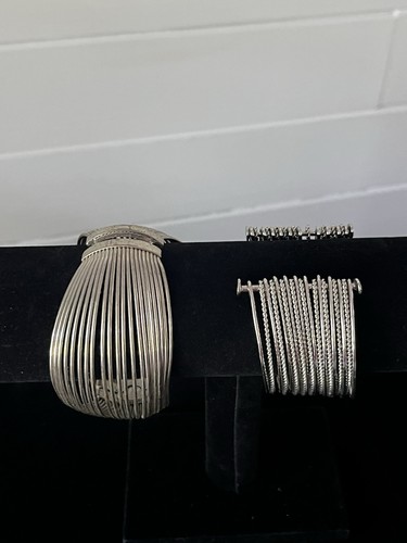 Vintage Estate Silver Tone Wide Hinged Bangle & Wide Cuff Bracelet Lot of 2 - Picture 3 of 23