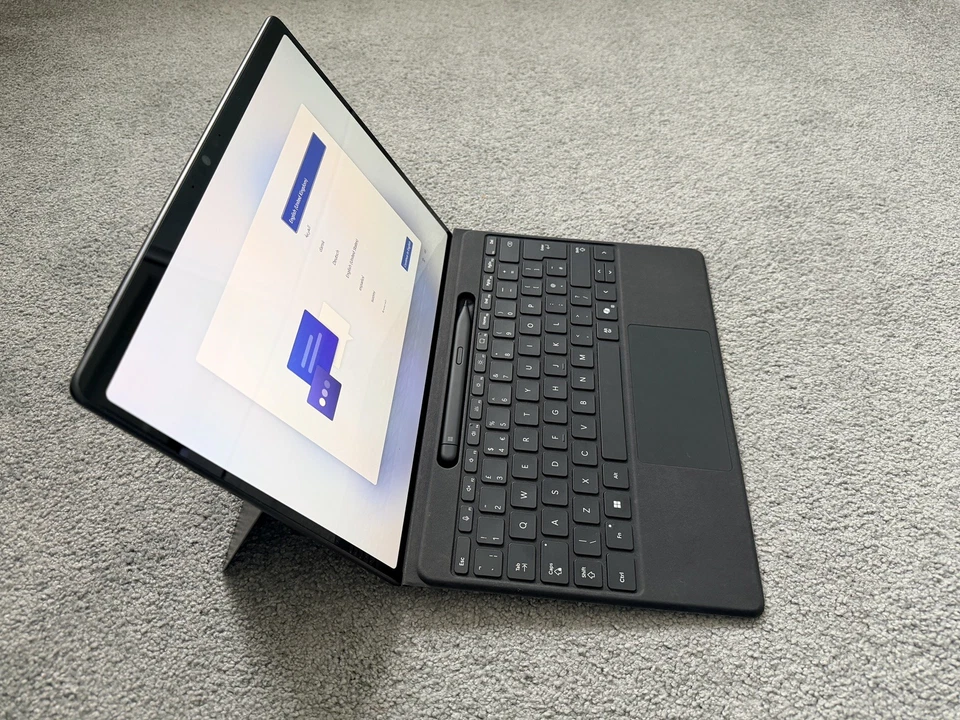 MS SURFACE PRO 11 OLED 2076 16GB 512GB Snapdragon X12 X1E80100@3,40GHz - Win11H