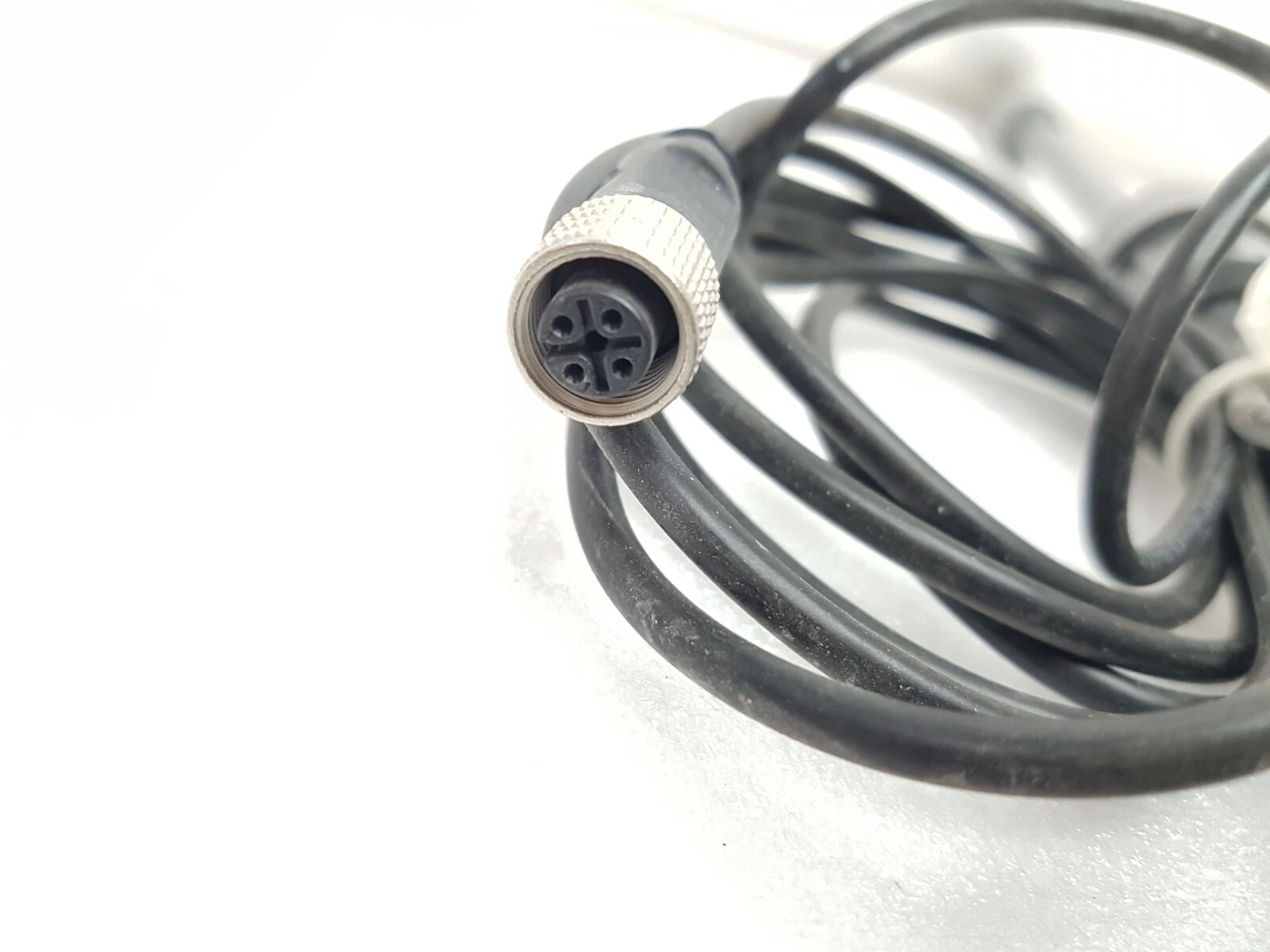 4-pin M12 female connector on the level sensor cable