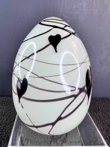 Fenton Fetty for McMillen Topaz Glass Hanging Heart Egg - Limited Ed (Glows) - Picture 3 of 8