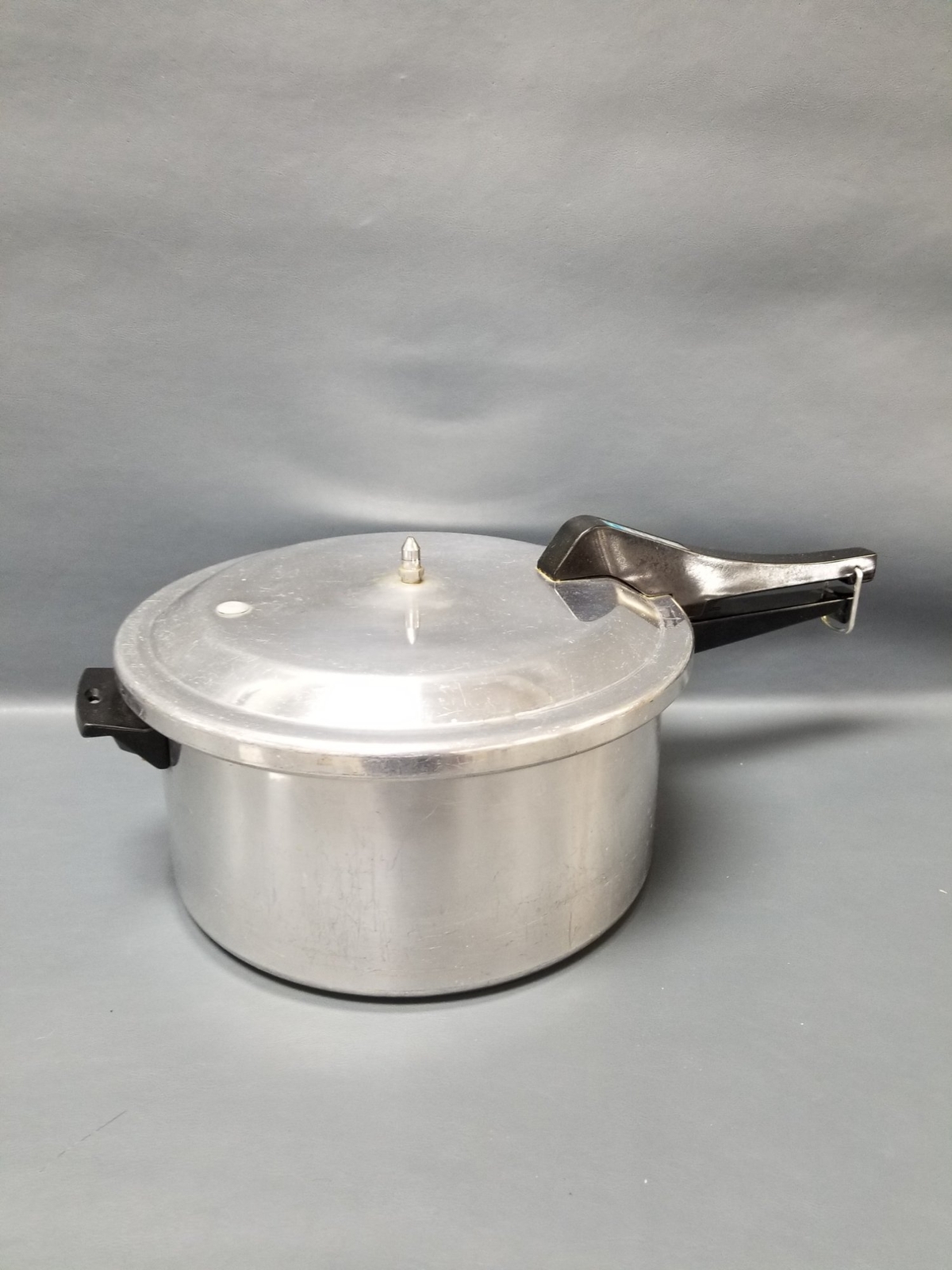 Vintage MIRRO Pressure Cooker M053611 Canner 6 Quart 5.7 Liter Made