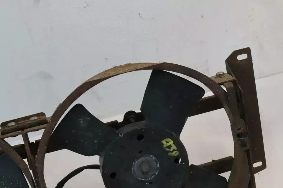 1994 年宾利 Turbo R 发动机散热器冷却双风扇组件原始设备制造商 — 第 3/4 张图片