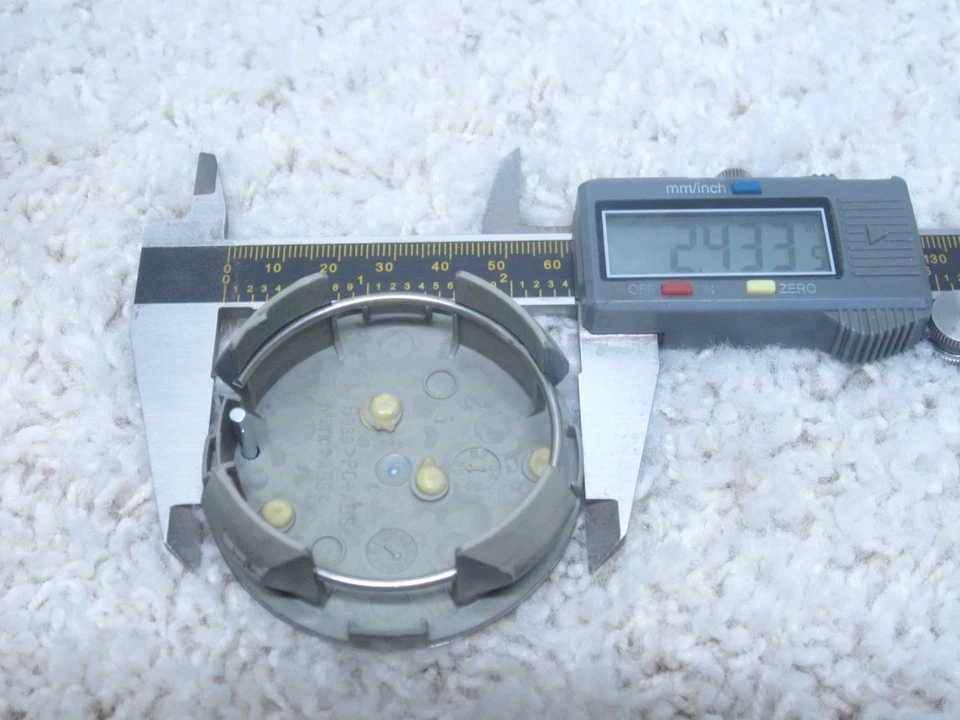 LEXUS IS250, IS350, LS430, RX350, RX450h, SC430 OE CENTER CAP 42603-30590 #2C-12 - Image 2 of 2