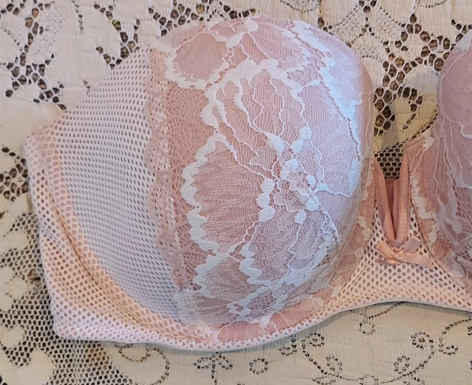 Sujetador sin tirantes Cacique rosa encaje ligeramente forrado 40DD con aros excelente estado Foto 2 de 4