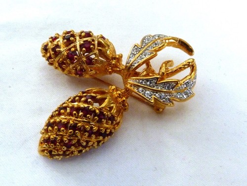 JBK CAMROSE & KROSS JACQUELINE KENNEDY RHINESTONE BERRY PIN NEW IN BOX COA - Picture 8 of 11