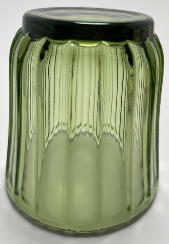 Vtg Green Planter with Scalloped Edge 5 3/8” Tall 5 1/2” Diameter - Picture 9 of 9