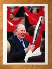 Roger Bannister sportsman 8x6 inch colour unsigned photograph  