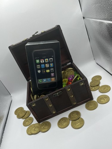 Apple iPhone 1st Generation Plus Bonus iPhone 3G, 3GS, 4, and 5! - Picture 9 of 24