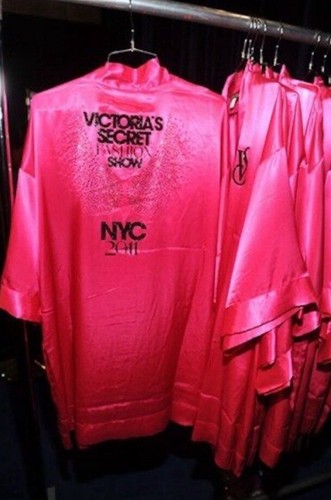 Victoria’s Secret 1 SZ VTG ‘11 NYC Runway Show Angel Wing Kimono+Sash B (READ) - Picture 9 of 22