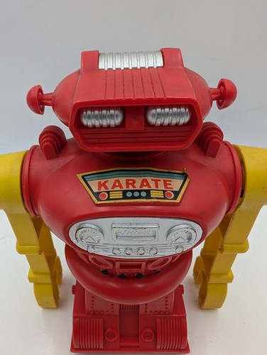 Vtg Tomy Red Karate Kung Fu Robot Made in Japan UNTESTED ***READ*** - Picture 9 of 15