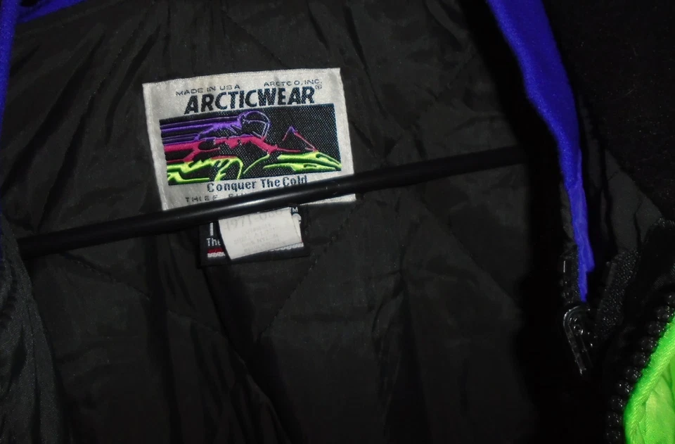 Chaqueta de bombardero satinada de carreras de motos de nieve Arctic Cat de colección años 80 XL verde neón púrpura Foto 4 de 4