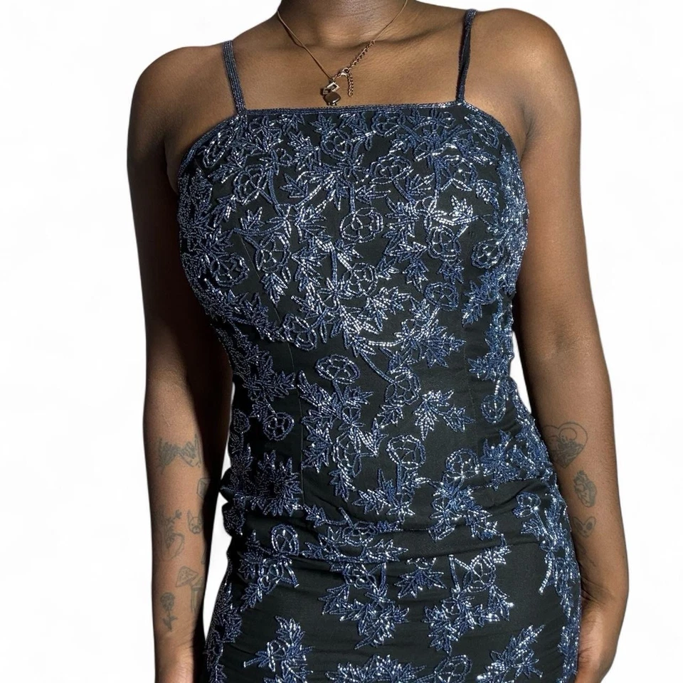 Vestido vintage Scala 100 % seda, totalmente con cuentas Foto 2 de 4