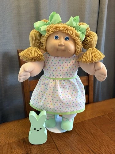 1980s Cabbage Patch Kid Blonde Blue Eyes Dimples Spring Polkadot Dress Bunny