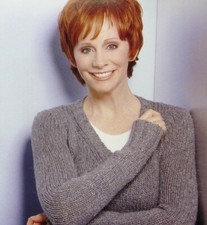 REBA McENTIRE sexy clippings 2005 color photos Queen of Country sitcom TV jeans