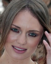 SEXY LAURA HADDOCK 8x10 PHOTO *