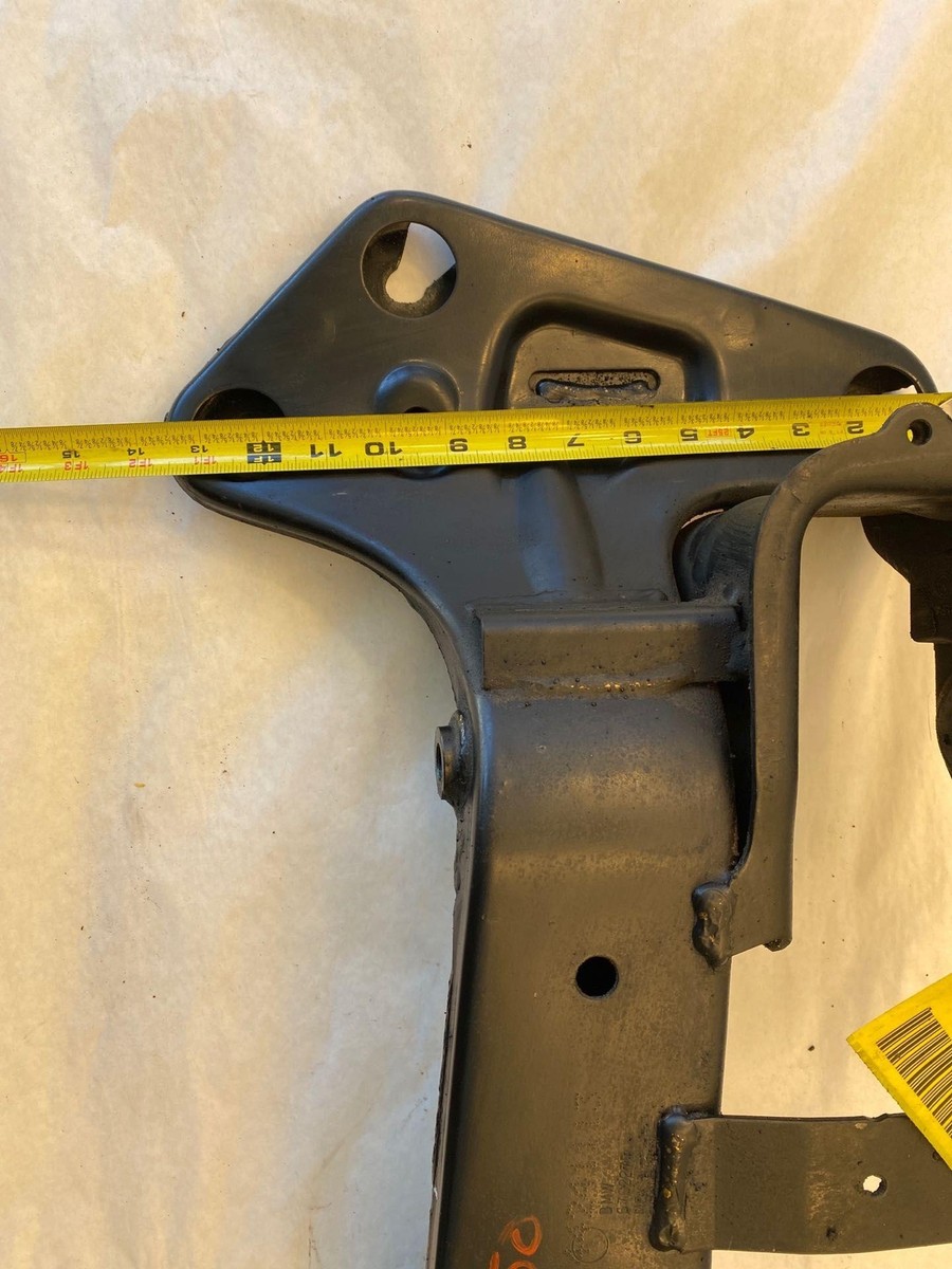 2004 - 2006 BMW X5 Undercarriage Crossmember Front Suspension Sub