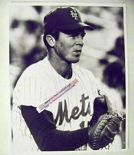  Original AP photo New York Mets Jerry Grote w/ glove & hat. 1969? see notes