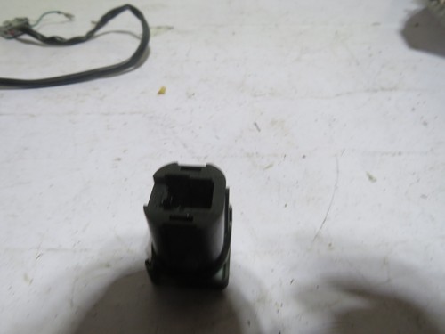 07 LINCOLN MKX REAR HATCH RELEASE SWITCH - Picture 3 of 3