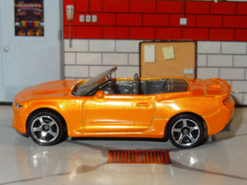 2016 CHEVY CAMARO MODERN MUSCLE 1/64 SCALE REPLICA DIORAMA DIECAST MODEL A3 - Picture 2 of 5
