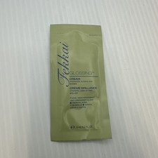 FEKKAI Glossing Cream Hydrates Sleeks and Shines