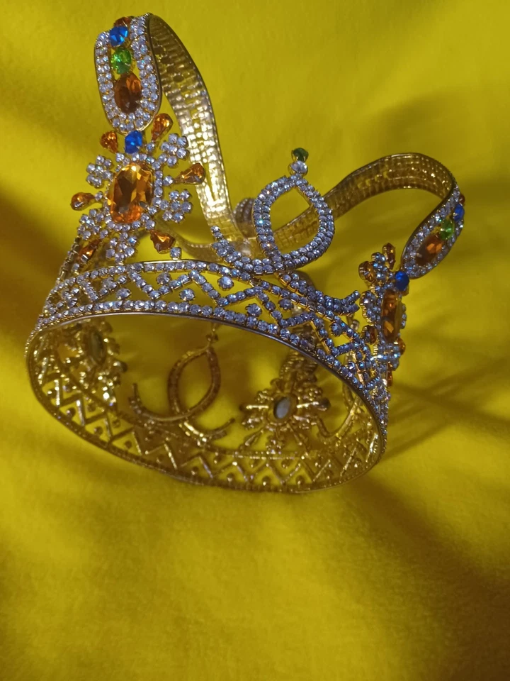 Corona King/Queen tamaño completo: diamantes de imitación, joyas. Uso sin inserto de tela Foto 3 de 4